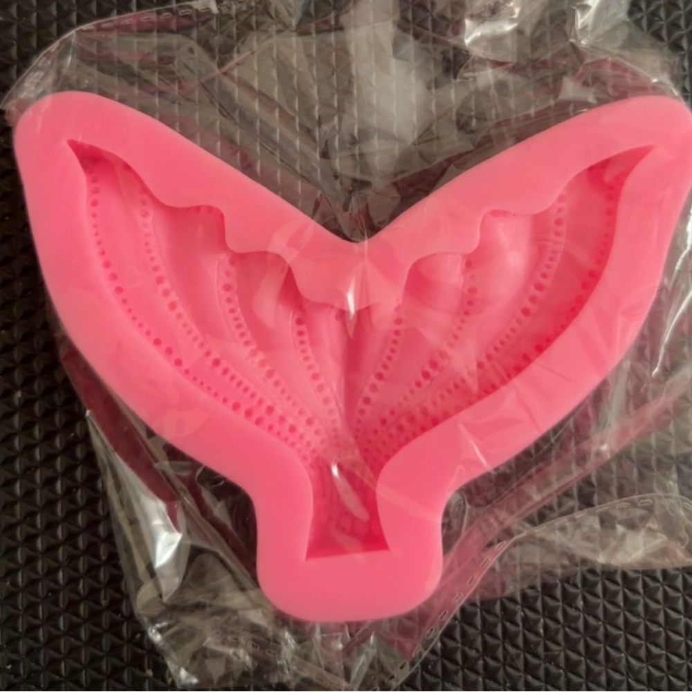 Various silicon molds for artists using epoxy resin, soap, molds, candle…